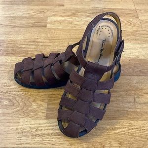 NEW Thom McAn Sandals Brown Suede Size 8